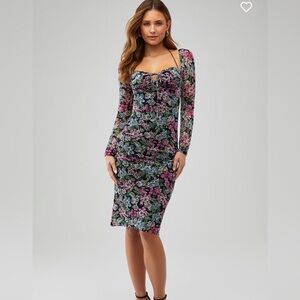 4SI3NNA

PAZMINA DRESS